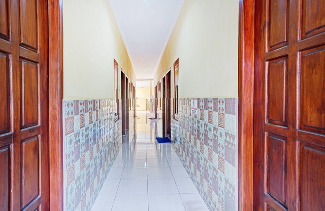 OYO 90234 Dhoho Family Guest House