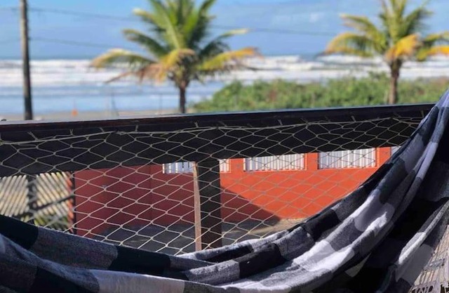 Pé na areia gaivotas com Wi-Fi