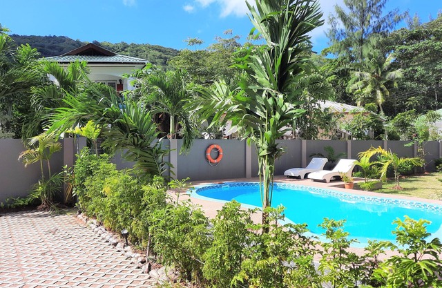 Palm Holiday Apartments