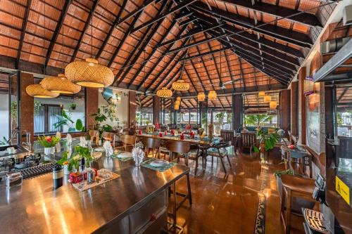 Palm Villa A private beach sanctuary