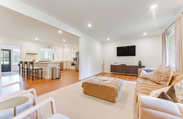 Palmetto Cottage w/Fire Pit, Game Table + More!