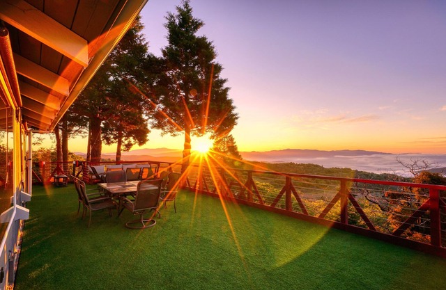 Palomar Eagle's Nest - Spectacular Views with Sunrise!