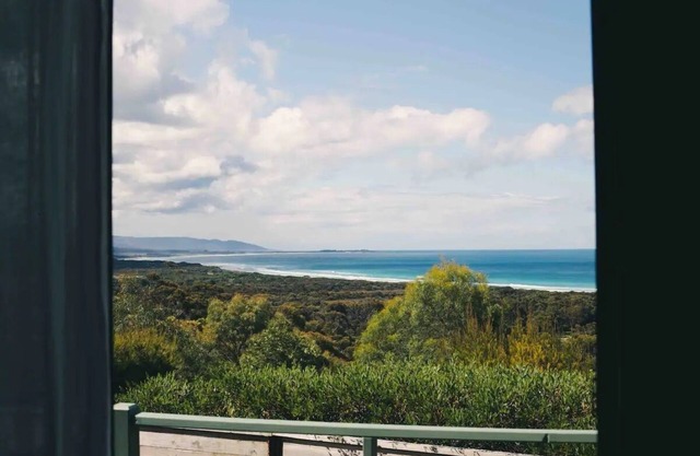 Panorama Cabin - a cosy shack and an epic view (A)