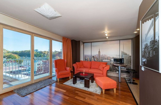 Panoramic city centre ap by Polo Apartments