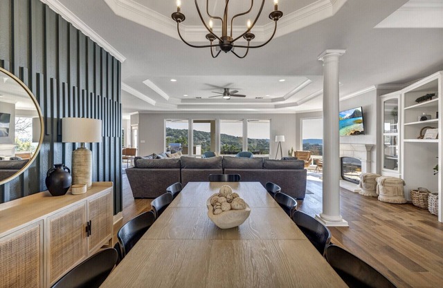 Panoramic views of Lake Travis & TX Hill Country