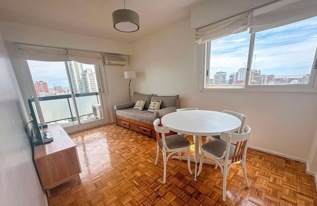 Panoramic views with balcony in Belgrano steps from Av. Cabildo