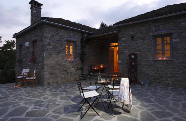 Papigo Stonehouse