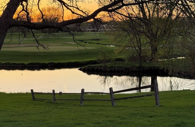 Par-fect Escape on Lake Windsor Golf Course