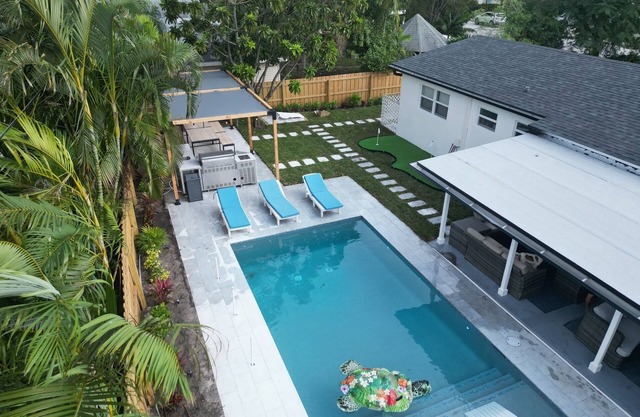 Paradise Awaits - Your Luxurious Getaway in West Palm Beach