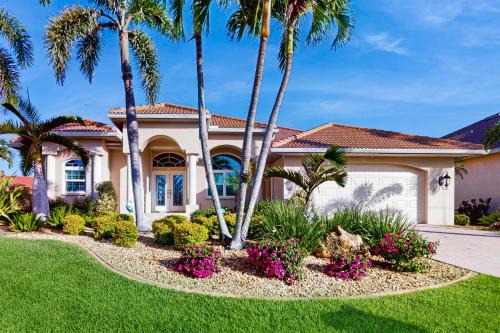 Paradise Palms of the Florida Gulf