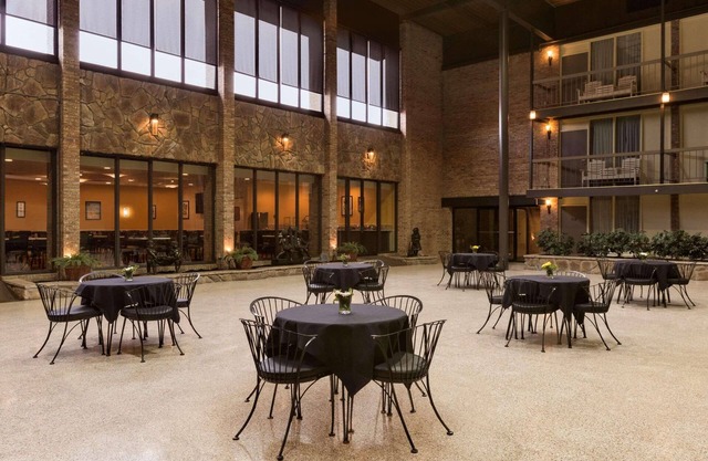 Park Inn by Radisson Sharon