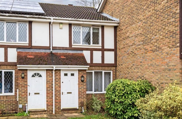 Pass the Keys Cosy 2BR Home in Walton