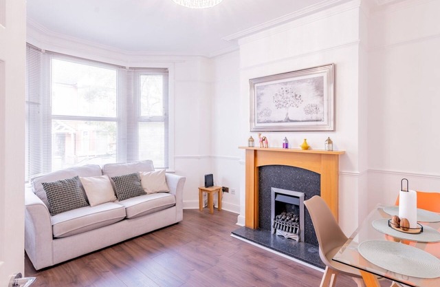 Pass the Keys | Comfortable Flat with Patio | Sleeps 4