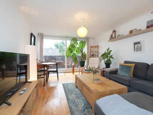 Pass the Keys Homely maisonette in Crouch hill North London