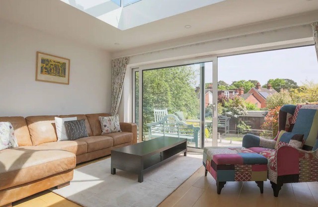 Pass the Keys | Super Chic Apartment in Beautiful Sunninghill