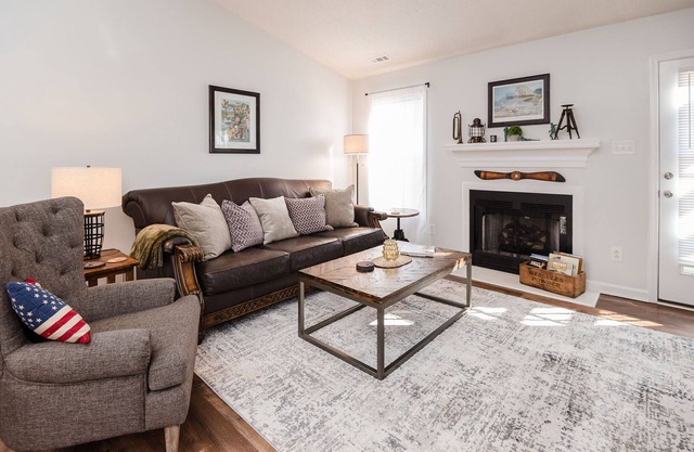 Patriots Point a Stylishly decorated duplex -Near MCAS Cherry Point– VERY CLEAN!