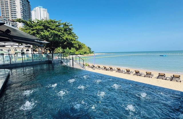 Pattaya Modus Beachfront Resort