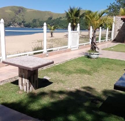 Pe na areia