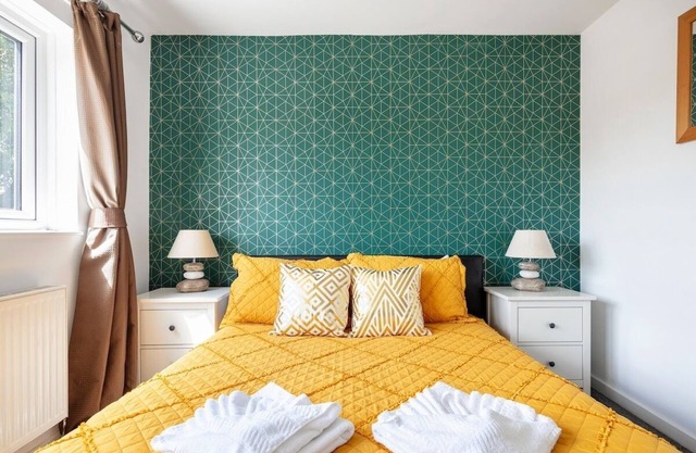 Peace & Quiet 2bd 2bth Oasis Nr Thames Beach Club!