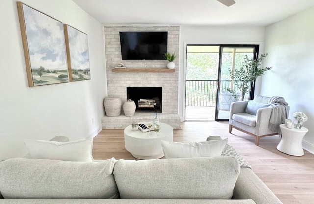 Peaceful & Convenient 2BR Near Ballantyne