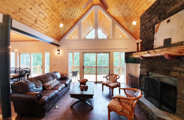 Peaceful getaway at a beautiful cabin in the NC mountains!
