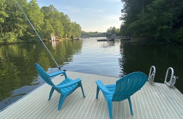 Peaceful Lake Getaway