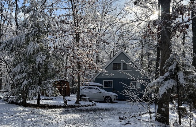 Peaceful Mountain Chalet and Garden House on six acres minutes from Bryce Resort