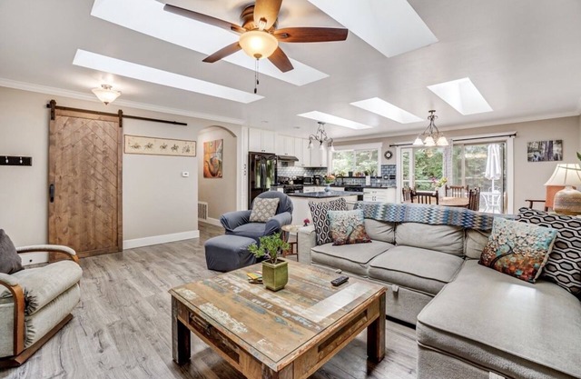 Peaceful, private 3BD home nestled in the redwoods