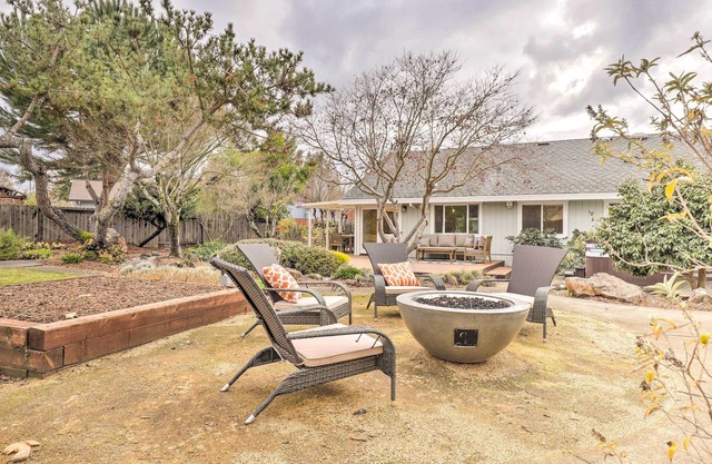 Peaceful Windsor Retreat w/Private Hot Tub!