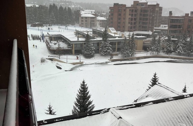 Peak 9 Base Ski In! MVC Mtn Valley Lodge