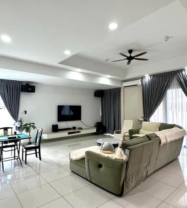 Peak Homestay@Ipoh Perak Malaysia 10-14Pax 5R/6B