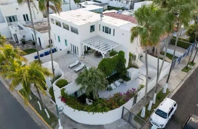 Pelegrina Beach Haus | 6BR | Chef | Powered G | SJ