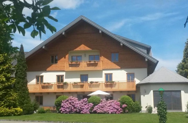 Pension Kreuzinger, 5310 Tiefgraben