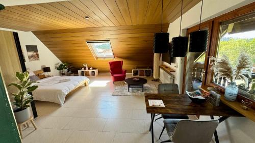 Pension Schmidt - Wipfelblick - Voll ausgestattetes Loft Apartment