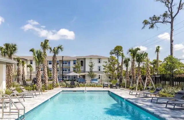 'penta' at Aviara Green - Modern Apartment & Pool