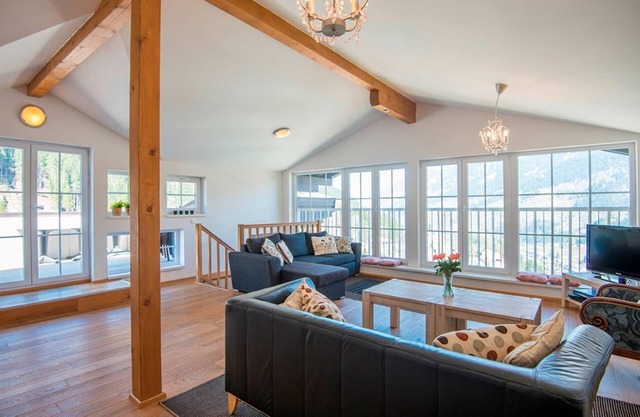 Penthouse in Bad Gastein near Ski Lifts