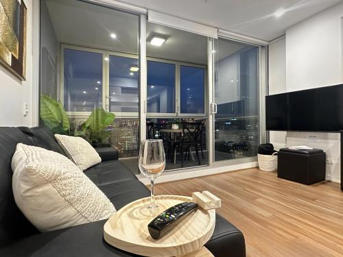 Penthouse View Apartment Luxury CBD Penthouse Sleeps 6 Balcony Spa Access