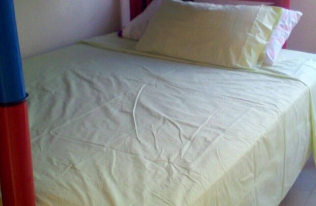 Pequeña casa en condominio con alberca compartida en las afueras de Cuautla