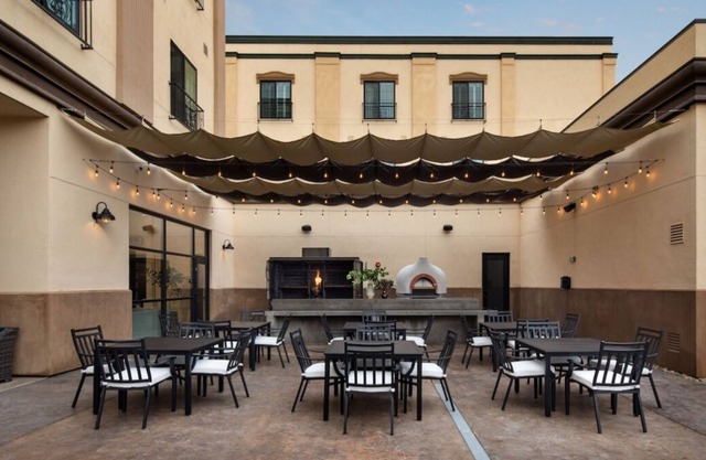 Perfect Hideaway! Stunning Unit w/ Outdoor Fireplace and Terrace, Pet Friendly!