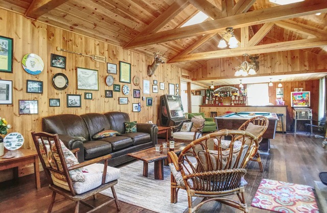 Perfect house for entertaining and minutes from the lake & our historic village