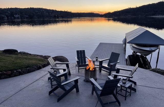Perfect Lakefront Getaway for Relaxation and Fun