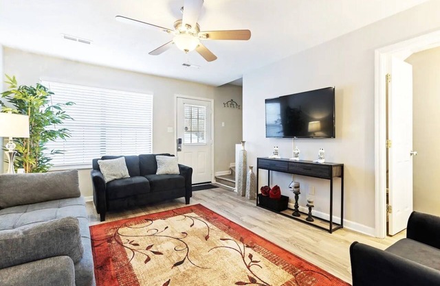 Perfect Mountain Getaway Pigeon Forge (CDC Safe)