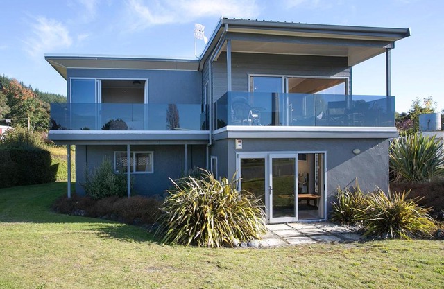 Perfect Position - Motuoapa Holiday Home