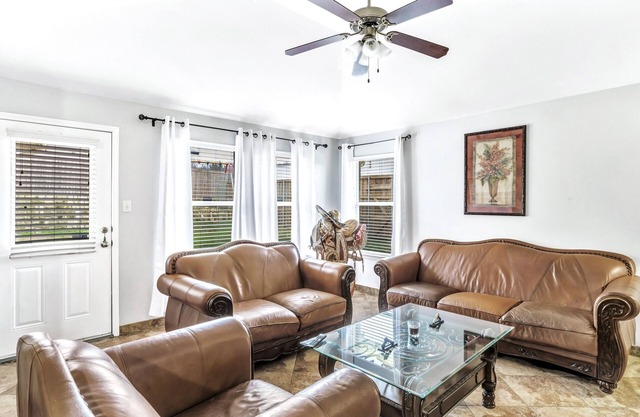 Perfect South Dallas Getaway Near Trinity River!