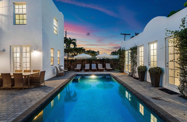 Perfectly Located 6BR Private Oasis w/Heated Pool