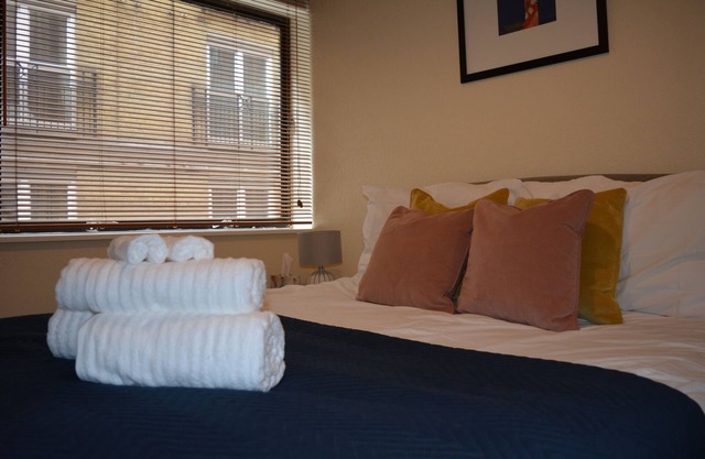 Perfectly Located Contemporary 1 Bed Apt #1