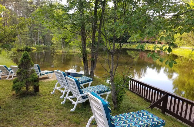 PET-FRIENDLY - Adirondack Retreat w/Private Sandy Beach Close To Season Events
