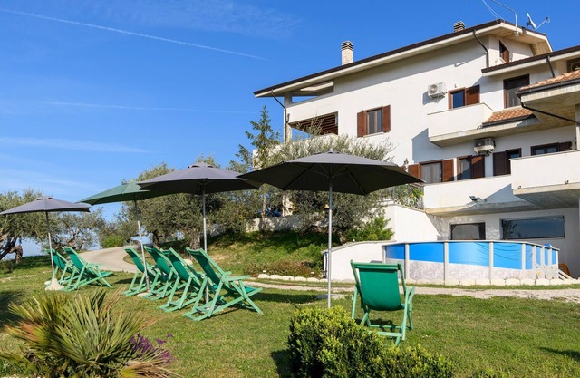 Pet friendly apartment in Moscufo