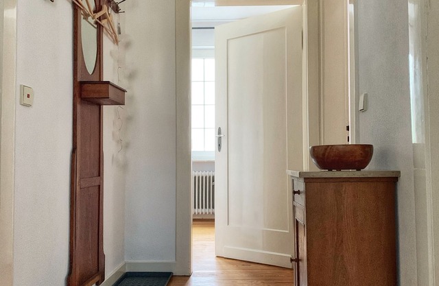 Pet-friendly family apartment with terrace in a small villa.