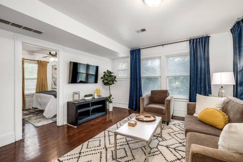 Pet-Friendly Furnished Apt Near EMU Free Parking apts